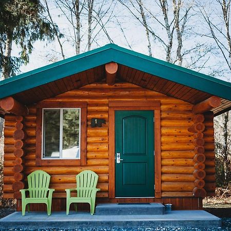 Port Hardy Cabins エクステリア 写真