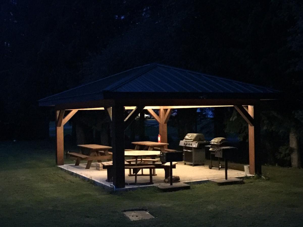 Port Hardy Cabins エクステリア 写真